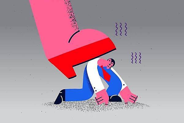 EPS 해외이미지 전신 남자 일러스트 비즈니스 발 한명 성인 신체부위 비즈니스맨 찡그림 좌절 하이힐 밟기 압력 성인남자한명만 주저앉기 해외일러스트 1 감정 구두 컨셉 모션 표정 사람 앉기 직장인 여성화 남자한명만 성인남자만 파일형식 벡터 이미지허브