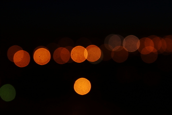 포토 JPG 해외이미지 디자인 백그라운드 크리스마스 오렌지 자국 벽지 추상 휴가 거리 따뜻함 사람없음 장식 빨간색 빛 갈색 검은색 축제 어둠 거품 수확 도시 원형 야간 소프트포커스 질감 보케 장면 덮기 마법 파열 빛망울 광 블러 효과 해외포토 자연요소 도형 기념일 컬러 무늬 농업 과일 모션 촬영기법 파일형식 이미지허브