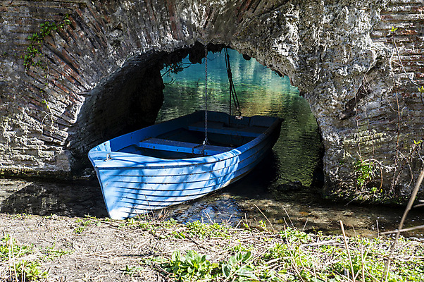 포토 JPG 해외이미지 식물 스포츠 파도 백그라운드 자연 사람 사람없음 가로 초록색 물 파란색 강 컬러풀 뷰티 반사 검은색 수중 이탈리아 시골 수면 익스트림스포츠 경계 폐허 다이빙 해군 마법 천국 탐사 방앗간 로마인 해외포토 자연요소 유럽 바다 컬러 군대 인종 수영 생태계 수중스포츠 파일형식 이미지허브