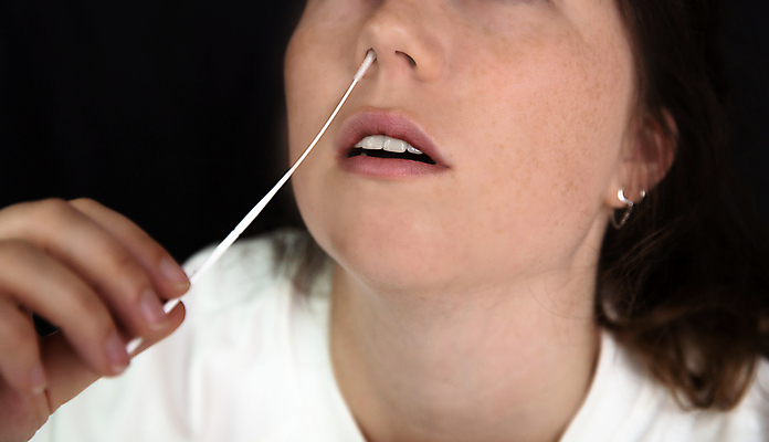 포토 JPG 해외이미지 손 컨셉 주택 실내 건강 실험 성인 사람없음 가로 약 건강관리 고통 장비 시험 환자 흰색 막대기 바이러스 질병 분석 속도 코 예방 감염 조립 돌봄 면역력 셀프 전염병 제어 탐지 해외포토 교육 감정 컬러 의학 모션 관리 사람 내부 건물 신체부위 파일형식 이미지허브