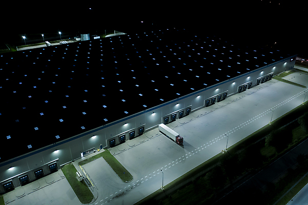 포토 JPG 해외이미지 산업 비즈니스 교통시설 자동차 사람없음 건물 세로 금융 트럭 화물 센터 시장 상품 야간 주식 컨테이너 주차 배열 창고 상업 지역 트랙터 수납 짐차 질서 무거움 트레일러 소매 슈퍼마켓 로딩 무료 분배 조감도 터미널 해외포토 자연요소 건축물 육상교통 교통 경제 상점 운송업 예절 무게 농기계 시설 특수차량 파일형식 이미지허브