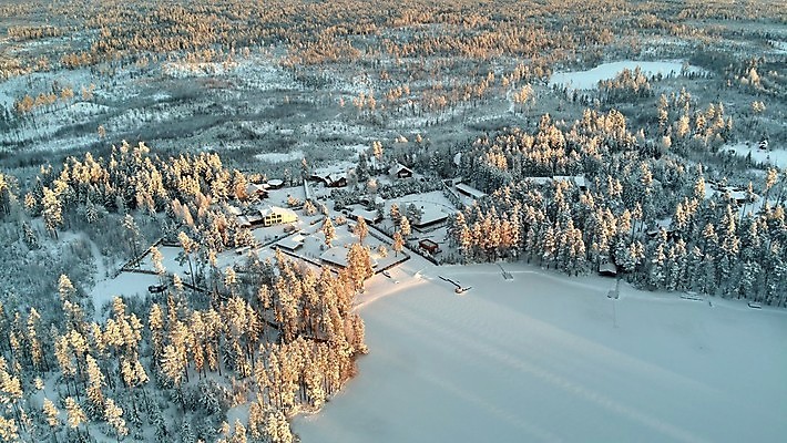 포토 JPG 해외이미지 나무 호수 야생동물 백그라운드 겨울 자연 하늘 날씨 주택 안테나 사람없음 야외 목재 물 파란색 햇빛 마을 환경 항구 맑음 냉동 얼음 일몰 추위 흰색 시골 신선 소나무 정상 숲 시원함 12월 서리 러시아 장면 드론 조감도 눈내림 해외포토 자연요소 식물 동물 계절 유럽 컬러 재료 통신 교통시설 눈_날씨 건물 태양 노을 날짜 생태계 파일형식 이미지허브