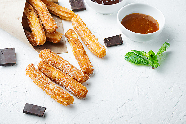 포토 JPG 해외이미지 그릇 백그라운드 사람없음 종이봉투 초콜릿 튀김 달콤 설탕 민트 허브 꿀 츄러스 해외포토 식물 식기 음식 디저트 봉투 맛 파일형식 이미지허브