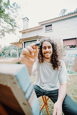 포토 JPG 해외이미지 주간 직업 남자 흑인 창문 청소년 휴식 주택 아이디어 기술 실내 창조 미술 사람 앉기 취미 세명 컬러풀 페인트 공구 붓 업무 작업실 팔레트 이젤 만족 그림 예술가 열정 캔버스 화가 명품 혼자 해외포토 자연요소 서양인 감정 컬러 컨셉 모션 문화예술 내부 건물 미술도구 도구 작업 상품 파일형식 이미지허브