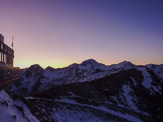 포토 JPG 해외이미지 구름 문화 도로 여행 백그라운드 겨울 자연 하늘 휴가 산 파노라마 풍경 사람없음 책 초록색 여름 교회 이탈리아 발표 도서관 고독 숲 건축가 작가 사인 그림 빙하 알프스 천국 서명 무임승차 시인 해외포토 자연요소 직업 계절 교육 감정 유럽 길 컬러 종교건축 교통시설 촬영기법 건물 승차 생태계 파일형식 이미지허브
