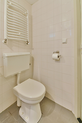 포토 JPG 해외이미지 실내 사람없음 인테리어 깨끗함 화장실 변기 두루마리화장지 휴지걸이 해외포토 디자인 컨셉 내부 화장지 걸이 파일형식 이미지허브