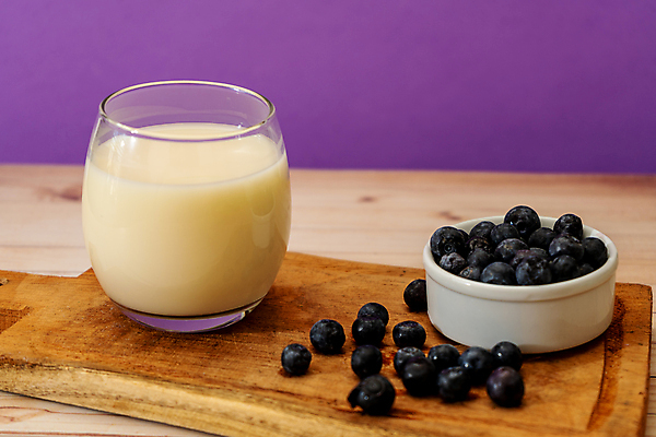 포토 JPG 해외이미지 열매 음료 음식 백그라운드 다이어트 과일 재료 유리 탁자 디저트 건강 사람없음 목재 여름 파란색 숟가락 식사 우유 흰색 시골 신선 사발 달콤 맛 아침식사 먹기 민트 크림 상쾌 유기농 블루베리 날것 요거트 내추럴 숙성 스무디 채식주의자 핸드메이드 비건 맛있는 해외포토 나무 식물 웰빙 계절 감정 컬러 가구 컨셉 모션 재질 유제품 수저 사기그릇 허브 채식 파일형식 이미지허브