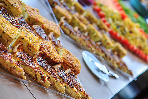 포토 JPG 해외이미지 전통 접시 음식 조각 재료 양파 영국 치즈 요리 사람없음 옆모습 파티 케이크 주방 식당 계란 식사 저녁식사 프랑스 껍질 흰색 황금 클래식 아침식사 상품 굽기 먹기 가득함 크림 브런치 베이컨 레시피 프랑스어 점심식사 부스러기 뷔페 커스터드 타르트 페스츄리 핸드메이드 해외포토 문자 식기 유럽 빵 뷰포인트 컬러 컨셉 채소 모션 디저트 유제품 돼지고기 이벤트 상점 알 구이 파이_빵 파일형식 이미지허브