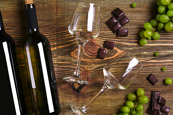 포토 JPG 해외이미지 백그라운드 와인잔 포도 사람없음 목재 와인 초콜릿 축하 와인병 카피스페이스 해외포토 나무 컨셉 술잔 과일 재료 병_용기 디저트 주류 공백 파일형식 이미지허브