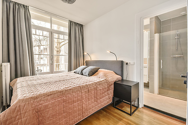 포토 JPG 해외이미지 창문 탁자 실내 사람없음 인테리어 침실 침대 커튼 심플 샤워기 해외포토 디자인 가구 내부 파일형식 이미지허브