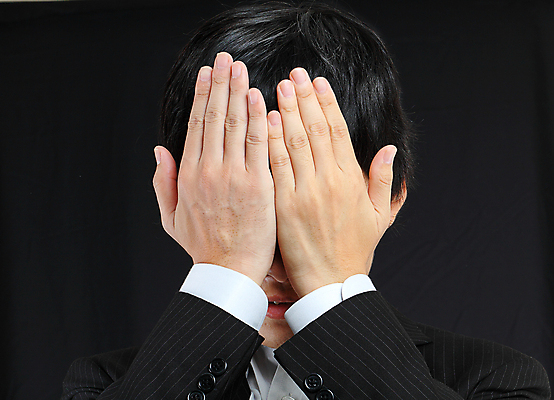 포토 JPG 해외이미지 백인 직업 1 감정 얼굴 돈 생각 비즈니스 스트레스 피곤 관리 사람 정장 성인 사람없음 사무실 머리 고통 슬픔 흰색 업무 비즈니스맨 실패 좌절 지루함 고민 경영자 두통 업무과다 문제 긴장 해결 파산 심각 압력 우울증 위기 적자 해외포토 서양인 옷 남자 컬러 컨셉 신체부위 금융 작업 직장인 재산 질병 리더 파일형식 이미지허브