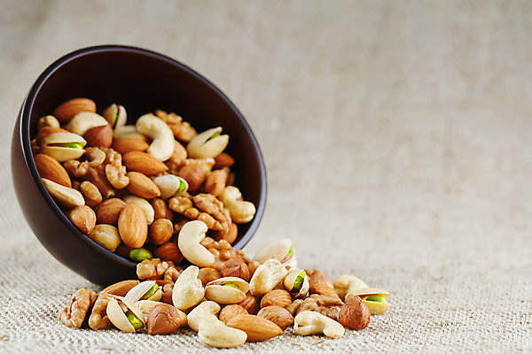 포토 JPG 해외이미지 그릇 사람없음 견과류 가득함 아몬드 쏟아짐 캐슈넛 피스타치오 헤이즐넛 해외포토 식기 모션 파일형식 이미지허브