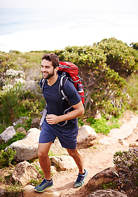 포토 JPG 해외이미지 주간 전신 남자 여행 산 수염 건강 한명 미소 성인 야외 옆모습 운동 걷기 등산 하이킹 오르기 등산가방 등산로 성인남자한명만 해외포토 자연요소 1 뷰포인트 가방 모션 레저 표정 사람 트래킹 남자한명만 성인남자만 파일형식 이미지허브