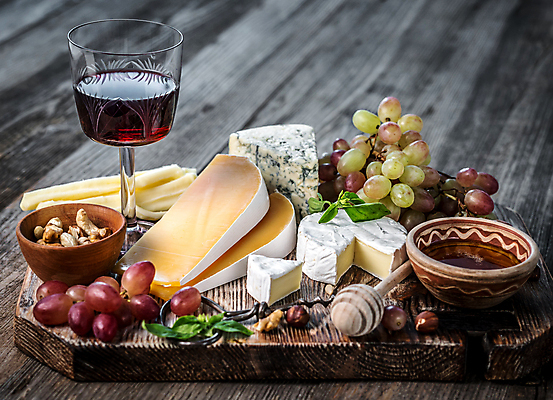 포토 JPG 해외이미지 포도 실내 사람없음 와인 안주 나무도마 브리치즈 블루치즈 나무배경 와인플래터 해외포토 백그라운드 과일 치즈 도마 주류 내부 목재 파일형식 이미지허브