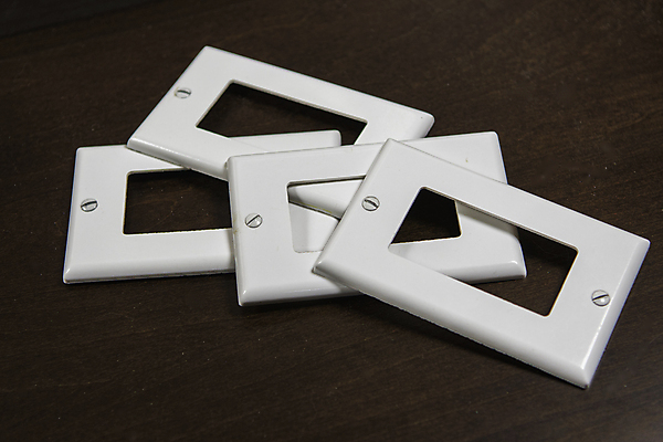 포토 JPG 해외이미지 주택 실내 사람없음 미국 힘 방 장비 에너지 덮개 흰색 구멍 콘센트 플러그 연결 플라스틱 스위치 해외포토 컬러 북아메리카 재질 내부 건물 뚜껑 파일형식 이미지허브