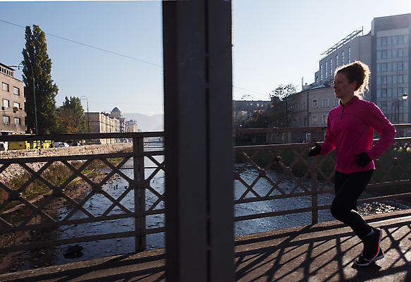 포토 JPG 해외이미지 전신 라이프스타일 여자 아침 건강 한명 성인 야외 옆모습 운동복 달리기 조깅 유산소운동 러닝 성인여자한명만 해외포토 주간 1 옷 뷰포인트 모션 사람 생활 운동 여자한명만 성인여자만 파일형식 이미지허브