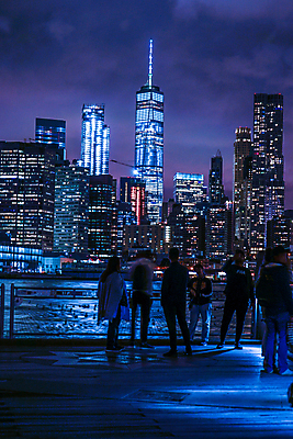 포토 JPG 해외이미지 해외 남자 실루엣 여행 북아메리카 비즈니스 조명 사람 풍경 사람없음 건물 도시풍경 사무실 고층빌딩 미국 도시 뉴욕 맨해튼 브루클린 성인남자만 해외포토 건축물 촬영기법 아메리카 빌딩 남자만 성인만 파일형식 이미지허브