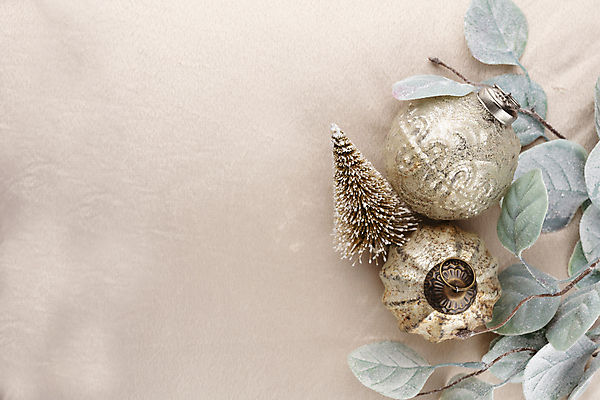 포토 JPG 해외이미지 전통 디자인 계절 백그라운드 크리스마스 겨울 공 새해 사람없음 장식 빛 축제 장식볼 축하 신용카드 황금 12월 보케 엽서 여의주 해외포토 기념일 컨셉 금융 날짜 편지 파일형식 이미지허브