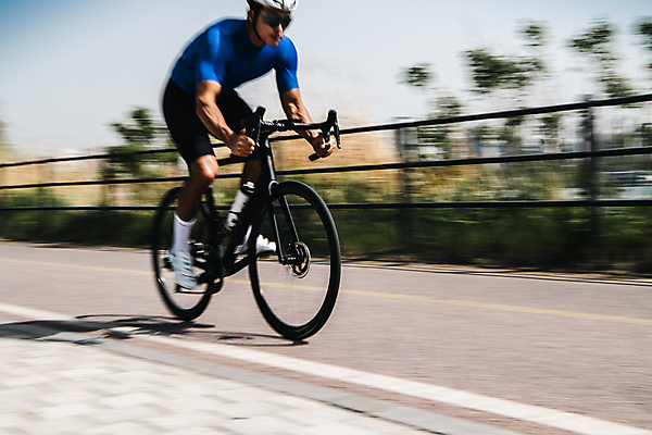 포토 JPG 주간 전신 남자 한명 성인 취미 야외 옆모습 30대 자전거 한국인 승차 사이클선수 속도 유산소운동 라이딩 사이클복 패닝샷 한강시민공원 성인남자한명만 국내포토 자연요소 1 공원 뷰포인트 모션 운동선수 촬영기법 사람 동양인 장년 운동 바이크 한강 남자한명만 성인남자만 파일형식