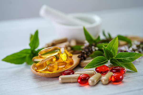 포토 JPG 해외이미지 건강 사람없음 알약 약 숟가락 허브 유기농 절구 절구방아 해외포토 식물 웰빙 의학 수저 도구 파일형식 이미지허브