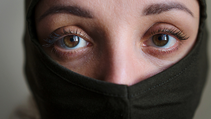 포토 JPG 해외이미지 스튜디오촬영 직업 여자 얼굴 유니폼 군대 한명 안전 초록색 힘 군인 보호 위험 서비스 군용 전쟁 머리장식 육군 병정 해외포토 1 옷 컬러 컨셉 실내 사람 신체부위 장식 국군 파일형식 이미지허브