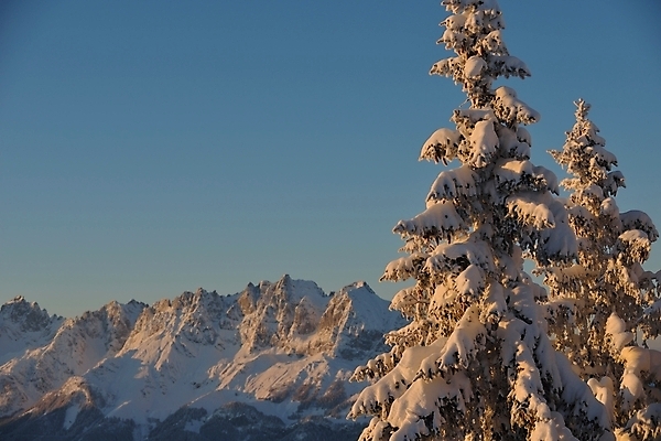 포토 JPG 해외이미지 주간 겨울 하늘 사람없음 야외 일몰 눈 겨울풍경 설산 눈덮임 해외포토 자연요소 계절 컨셉 날씨 산 풍경 노을 파일형식 이미지허브