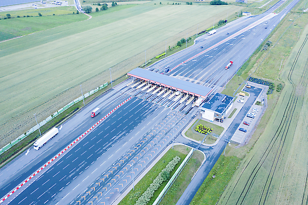 포토 JPG 해외이미지 도로 여행 돈 교통시설 자동차 거리 안테나 사람없음 운전 표현 도시 고속도로 도심 정상 수집 대문 결제 폴란드 드론 방법 비용 수수료 해외포토 유럽 길 육상교통 교통 통신 모션 경제 문 재산 시설 요금 파일형식 이미지허브