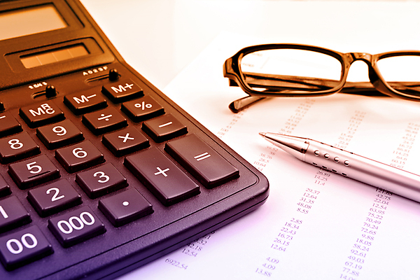 포토 JPG 해외이미지 직업 손 종이 컨셉 돈 회사 비즈니스 통계 성공 그래프 사람없음 금융 경제 사무실 펜 볼펜 공책 자료 계산기 정보 성장 업무 계산 시장 계획 주식 예측 가격 오브젝트 무역 보고서 문서 투자 이익 회계 경영 마케팅 수입 자금 해외포토 산업 문구용품 신체부위 필기구 장비 작업 재산 파일형식 이미지허브