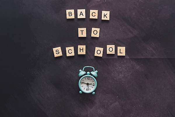 포토 JPG 해외이미지 템플릿 디자인 교육 종이 시계 백그라운드 컨셉 졸업 텍스트 교실 학교 벽지 휴가 프레임 기술 실내 사람없음 목재 단어 학습 우주 검은색 칠판 유치원 자명종 흰색 기록 가르침 그리기 그룹 메시지 강의 편지 책상 신학기 준비 분필 대학교 질감 대본 흑연 해외포토 나무 문자 컬러 가구 재료 모션 내부 알람 광석 초크 파일형식 이미지허브