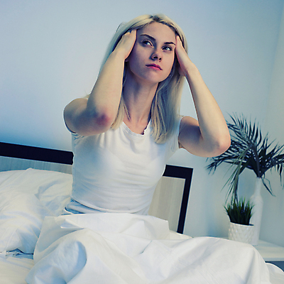 포토 JPG 해외이미지 백그라운드 컨셉 베개 결혼식 아침 스트레스 건강 피곤 사람 사람없음 머리 소리 고통 덮개 분노 흰색 침대 표현 잠 야간 아래 두통 귀 시끄러움 문제 나쁜 고립 불면증 숙취 해외포토 주간 자연요소 감정 컬러 가구 결혼 침구 신체부위 뚜껑 질병 방향 위치 파일형식 이미지허브