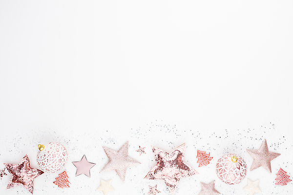 포토 JPG 해외이미지 별 분홍색 크리스마스장식 겨울 실내 사람없음 하이앵글 오브젝트 흰배경 별모형 트리모양 오너먼트 카피스페이스 해외포토 자연요소 모양 계절 뷰포인트 컬러 백그라운드 크리스마스 내부 크리스마스트리 모형 공백 흰색 파일형식 이미지허브
