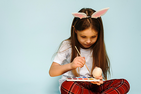 포토 JPG 해외이미지 백인 전통 손 계절 여자 행복 얼굴 어린이 백그라운드 휴가 부활절 주택 기념 한명 미소 사람 이벤트 장식 컬러풀 바구니 계란 축제 페인트 봄 기쁨 흰색 축하 토끼 그리기 작음 심볼 귀 해외포토 서양인 1 기념일 감정 컬러 컨셉 포유류 모션 표정 건물 신체부위 반려동물 알 크기 파일형식 이미지허브