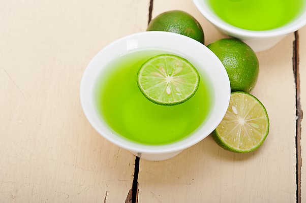 포토 JPG 해외이미지 실내 사람없음 컵 라임 라임주스 나무배경 해외포토 식기 백그라운드 과일 내부 과일주스 파일형식 이미지허브