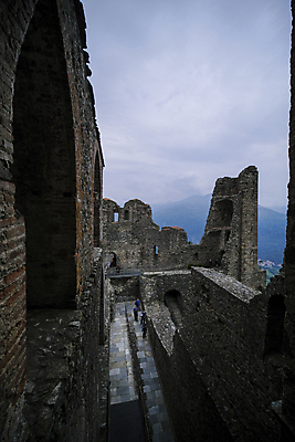 포토 JPG 해외이미지 유럽 종교 여행 건축양식 하늘 산 사람없음 건물 성당 교회 탑 이탈리아 수확 중세 역사 성자 폐허 알프스 신성 수도원 산기슭 고딕 로마네스크 수녀원 신앙심 옛날 파멸 피에몬테 해외포토 건축물 건축 나라 컨셉 농업 종교건축 파일형식 소멸 이미지허브