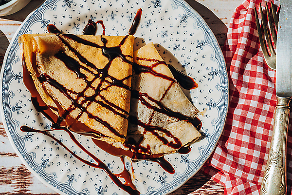 포토 JPG 해외이미지 전통 접시 유럽 음식 백그라운드 과일 탁자 아침 디저트 바나나 건강 요리 사람없음 갈색 쌓기 케이크 식당 초콜릿 식사 펼침 견과류 흰색 신선 달콤 맛 아침식사 굽기 가득함 크림 토핑 시럽 꿀 팬케이크 프랑스어 점심식사 얇은 페스츄리 핸드메이드 크레이프 맛있는 해외포토 주간 문자 식기 나라 빵 컬러 가구 컨셉 모션 상점 구이 파일형식 이미지허브