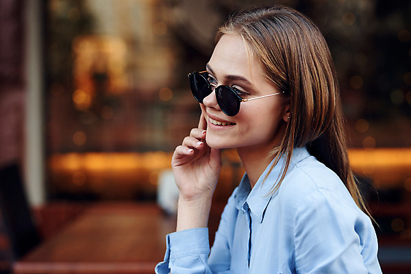 포토 JPG 해외이미지 라이프스타일 응시 여자 행복 커피 음료 음식 백그라운드 생각 다이어트 채소 과일 비즈니스 창문 휴식 건강 한명 미소 사람 성인 10대 책 컵 사무실 뷰티 식당 식사 봄 카페 방 샐러드 마시기 흰색 차 먹기 유기농 단절 심각 채식주의자 힙스터 비건 해외포토 1 식기 웰빙 시선 계절 패션 감정 컬러 컨셉 모션 청소년 표정 생활 상점 채식 파일형식 이미지허브