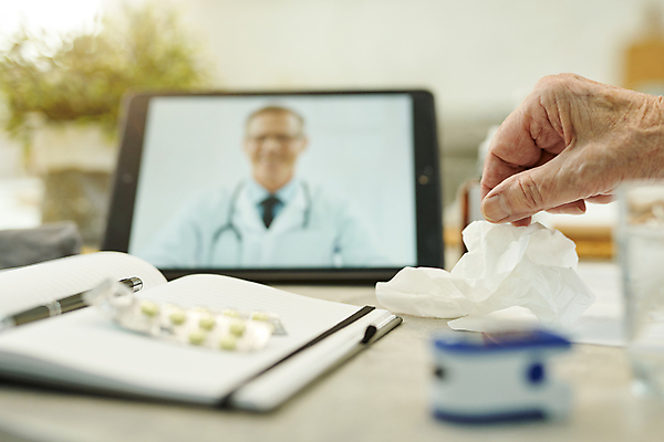 포토 JPG 해외이미지 직업 라이프스타일 화초 상의 인터넷 통신 아파트 주택 실내 건강 한명 사람 내부 알약 약 스크린 공책 장비 맥박 연결 무선전화기 측정 레이아웃 멀리 온라인 산소 보증 터치스크린 웨비나 해외포토 식물 1 옷 의학 문구용품 건물 생활 원소 전화기 빚 세미나 파일형식 언택트 이미지허브