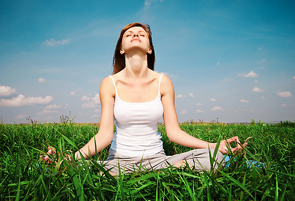 포토 JPG 해외이미지 라이프스타일 공원 여자 행복 선 스포츠 포즈 신체 요가 자연 아침 휴식 건강 한명 사람 앉기 성인 야외 초록색 운동 뷰티 평화 활발 에너지 흰색 신선 호흡 집중 명상 내추럴 해외포토 주간 1 웰빙 공공시설 감정 컬러 컨셉 모션 생활 생태계 파일형식 이미지허브