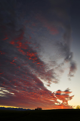 포토 JPG 해외이미지 구름 계절 행복 여행 백그라운드 겨울 오렌지 자연 하늘 날씨 추상 휴식 풍경 사람없음 야외 빨간색 빛 햇빛 태양 뷰티 노란색 평화 우주 일출 어둠 힘 황혼 일몰 새벽 낭만 황금 사인 질감 장면 천국 웅장함 해외포토 자연요소 감정 컬러 컨셉 무늬 과일 노을 생태계 파일형식 이미지허브