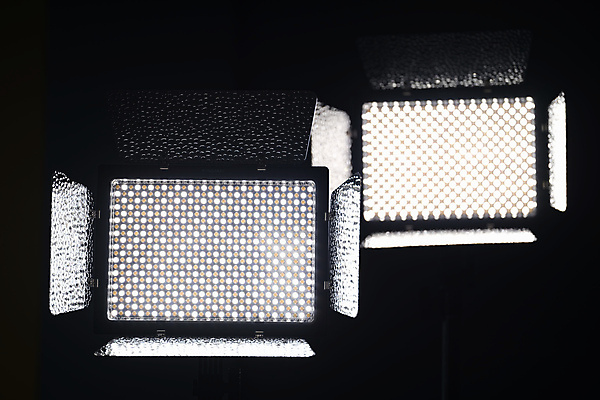 포토 JPG 해외이미지 백그라운드 컨셉 2 모션 미래 조명 새로움 사람없음 내부 빛 반사 우주 검은색 촬영 어둠 힘 장비 모임 에너지 무대 흰색 램프 판넬 점 투명 보호 야간 장면 스포트라이트 삼각대 동영상 야광 빛망울 설치 엘리먼트 주도 효과 해외포토 자연요소 컬러 예절 파일형식 이미지허브