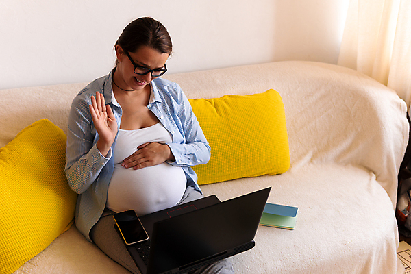 포토 JPG 해외이미지 백인 라이프스타일 손 커플 행복 어린이 겨울 거실 인터넷 비즈니스 가족 엄마 주택 사랑 한명 미소 사람 앉기 성인 책 컴퓨터 소파 희망 임산부 임신 터치 의사 흰색 아기 예측 태교 온라인 돌봄 해외포토 서양인 1 계절 감정 컬러 컨셉 의자 관계 모션 표정 건물 생활 신체부위 전자제품 의료진 파일형식 이미지허브