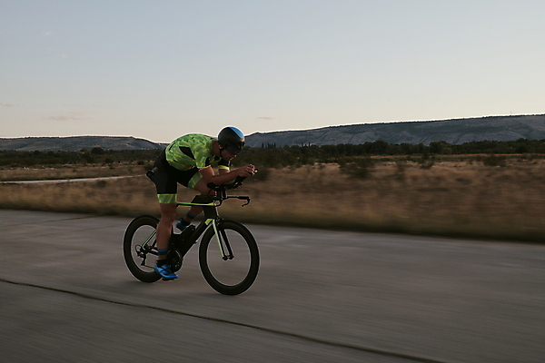 포토 JPG 해외이미지 주간 전신 남자 도로 하늘 한명 성인 야외 옆모습 자전거 승차 사이클선수 속도 사이클링 라이딩 성인남자한명만 해외포토 자연요소 1 길 뷰포인트 교통시설 모션 운동선수 사람 바이크 육상스포츠 남자한명만 성인남자만 파일형식 이미지허브