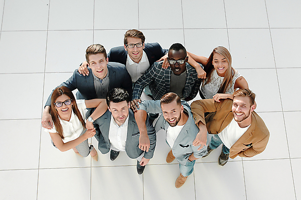 포토 JPG 해외이미지 직업 학생 라이프스타일 여자 남자 컨셉 비즈니스 통신 성공 협력 함께함 서기 미소 사람 여러명 성인 친구 힘 우정 업무 비즈니스맨 자신감 원형 그룹 계획 정상 대표 심볼 동료 기회 필승 카피스페이스 해외포토 도형 감정 다수 관계 모션 표정 생활 공백 우승 작업 직장인 파일형식 이미지허브