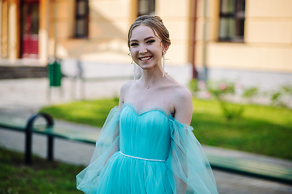 포토 JPG 해외이미지 모델 헤어스타일 드레스 여자 포즈 결혼 졸업 학교 갈색머리 졸업생 사랑 한명 사람 소녀 성인 10대 쇼핑 뷰티 파티 유행 검은색 희망 활발 축하 춤 가운 생일 화려 우아함 무도회 사춘기 정중 스타일 해외포토 1 옷 교육 기념일 감정 어린이 컬러 컨셉 청소년 문화예술 이벤트 파일형식 이미지허브