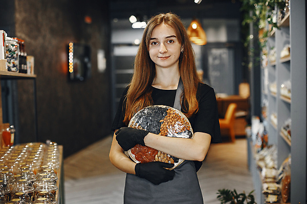 포토 JPG 해외이미지 백인 1 손 잡화 여자 음식 빵 장갑 백그라운드 재료 선반 갈색머리 종류 한명 미소 사람 성인 내부 빛 세일 상점 앞치마 시장 선택 구매 상품 굽기 통로 상업 소매 슈퍼마켓 많음 맛있는 해외포토 서양인 헤어스타일 가구 컨셉 표정 신체부위 쇼핑 구이 파일형식 이미지허브