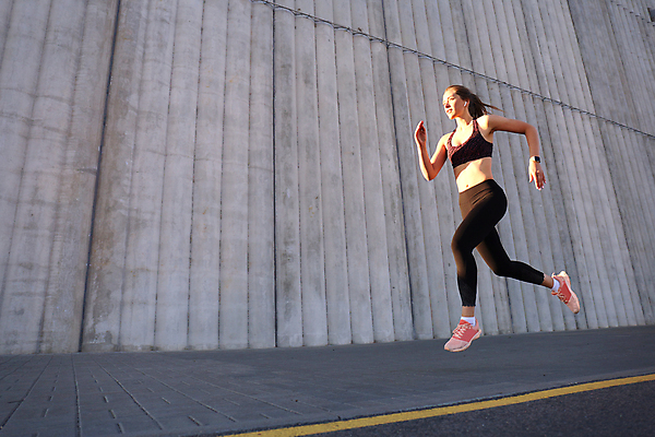포토 JPG 해외이미지 주간 전신 라이프스타일 공원 여자 건강 한명 성인 야외 옆모습 운동복 달리기 조깅 운동 성인여자한명만 해외포토 자연요소 1 옷 공공시설 뷰포인트 모션 사람 생활 여자한명만 성인여자만 파일형식 이미지허브