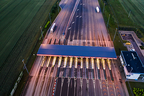 포토 JPG 해외이미지 유럽 도로 길 교통수단 여행 돈 교통시설 자동차 거리 안테나 사람없음 도시 고속도로 역 수집 통로 대문 결제 일반 폴란드 유지 루트 방법 수수료 해외포토 나라 육상교통 교통 통신 문 재산 시설 요금 파일형식 이미지허브