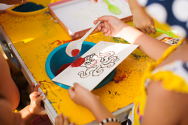 포토 JPG 해외이미지 백인 여자 교육 행복 종이 어린이 모래 장난 학교 탁자 수업 미술 사람없음 스터디 컬러풀 유치원 흰색 아기 작음 스케치 책상 그림 예술가 소금 개발 걸음마 해외포토 서양인 감정 컬러 가구 모션 문화예술 사람 학습 크기 파일형식 이미지허브