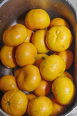 포토 JPG 해외이미지 식물 음식 조각 백그라운드 농업 오렌지 과일 재료 탁자 날씨 휴가 귤 건강 사람없음 목재 컬러풀 금속 정원 주스 젖음 신선 시장 맛 자르기 수집 레모네이드 가득함 바이오 숙성 많음 해외포토 나무 산업 음료 컬러 가구 컨셉 모션 재질 에이드 파일형식 이미지허브