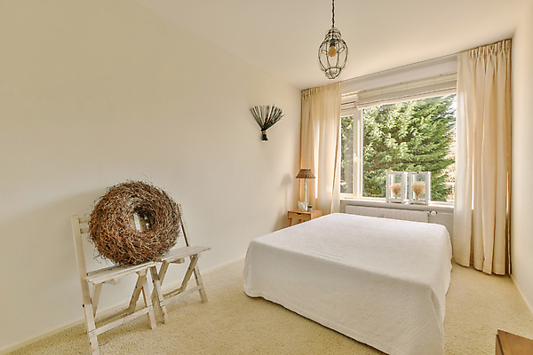 포토 JPG 해외이미지 창문 전등 실내 사람없음 장식 인테리어 침실 침대 커튼 심플 나무의자 수면등 해외포토 디자인 가구 의자 조명 내부 목재 파일형식 이미지허브